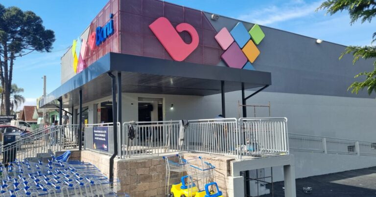 Boni inaugura supermercado com placas solares | JValério