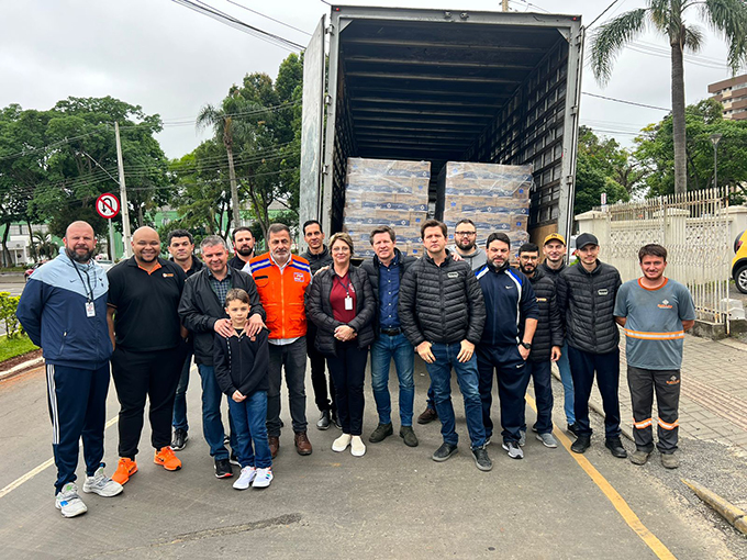Apras doa 12 mil litros de leite para União da Vitória, São Mateus do Sul e Rio Negro | JValério
