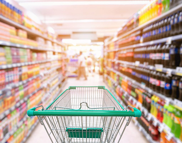 Abrasmercado: alimentos básicos puxam alta da cesta em todas as regiões