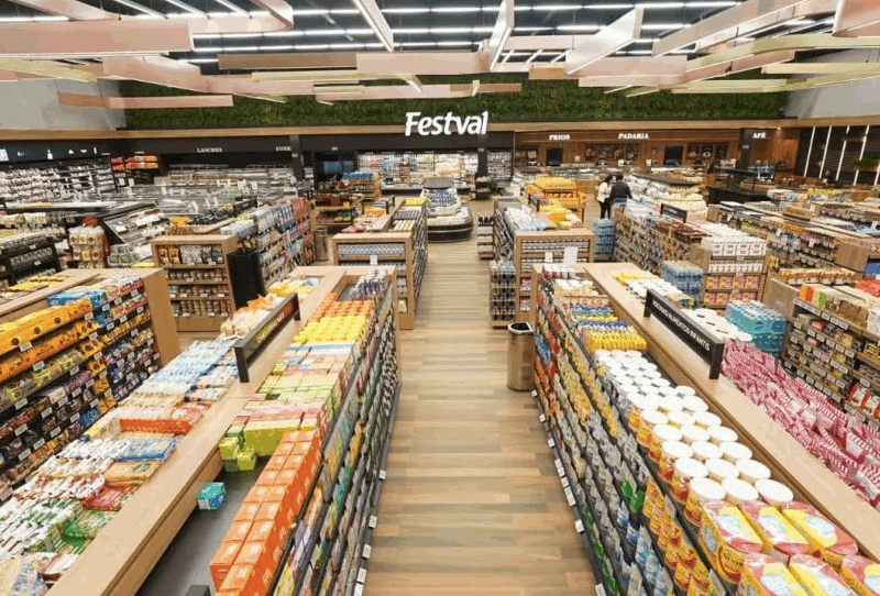 Festval inaugura loja em imóvel histórico na Praça Ouvidor Pardinho, em Curitiba