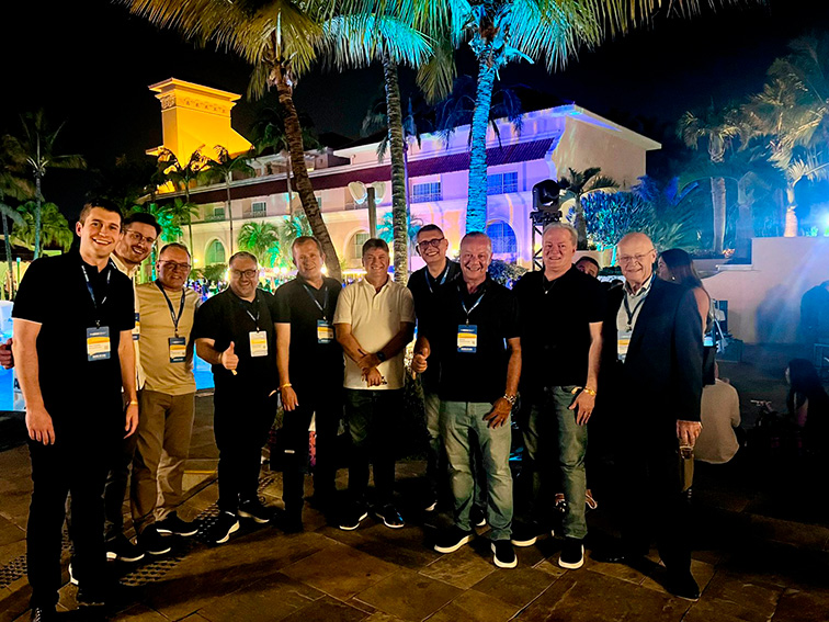 Apras e supermercadistas paranaenses marcam presença na ABRAS’25 food retail future