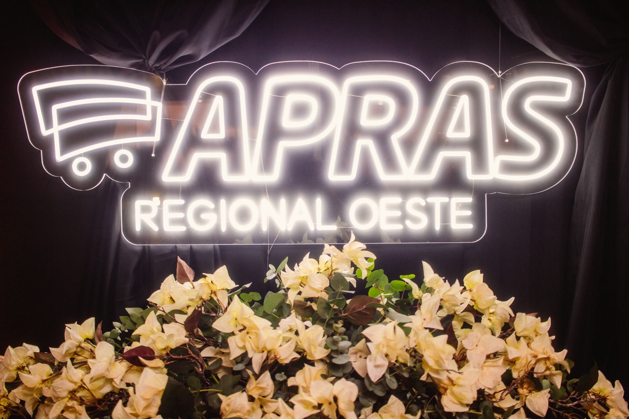 Apras Regional Cascavel realiza jantar em Medianeira - APRAS