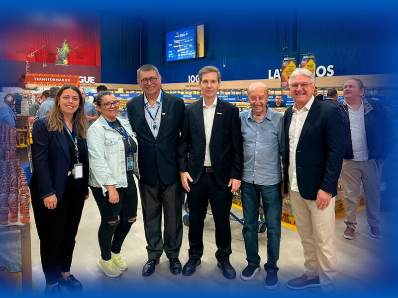 Dupla inauguração marca abertura do Max Atacadista no Flow Open Mall, em Curitiba