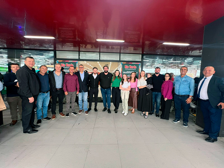 Apras marca presença na reinauguração do Supermercado Rio Verde Campo Alto