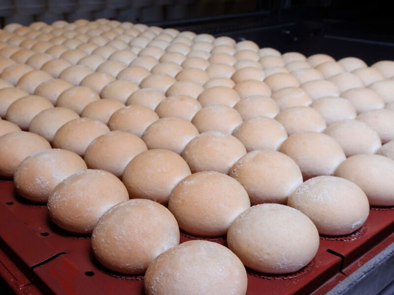 Zinho inicia 2026 com primeira exportação de pão de alho para o Chile