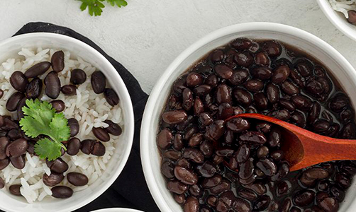 Abrasmercado: ajustes nos preços das carnes e queda expressiva dos produtos básicos marcam o comportamento da cesta em 2025