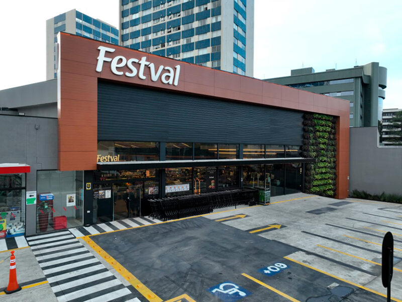 Festval reinaugura loja Anita Garibaldi após ampla modernização da unidade