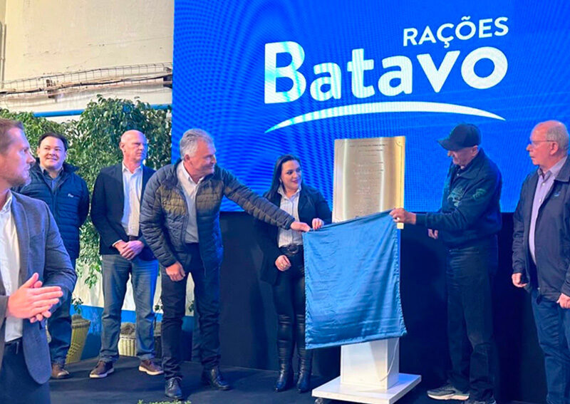 Frísia inaugura linha para suínos na fábrica da Rações Batavo