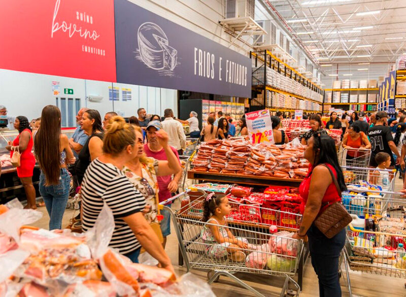 Consumo das famílias encerra semestre em alta acumulada de 2,49%, aponta ABRAS