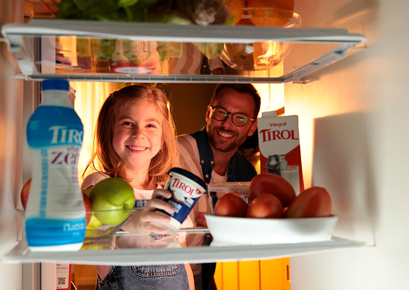 Tirol reposiciona comunicação e lança campanha centrada nas experiências em torno da alimentação